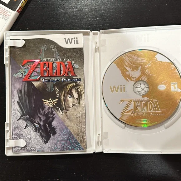 Nintendo Wii game Zelda Twilight Princess includes instruction booklet - Picture 4 of 4